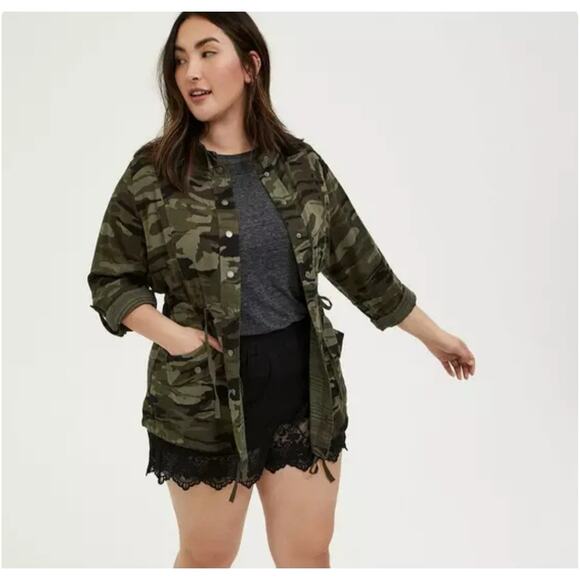 Torrid 3 3X 22-24 Anorak Dual Fold Camouflage Drawstring Waist Roll Sleeve NWT - Picture 1 of 14